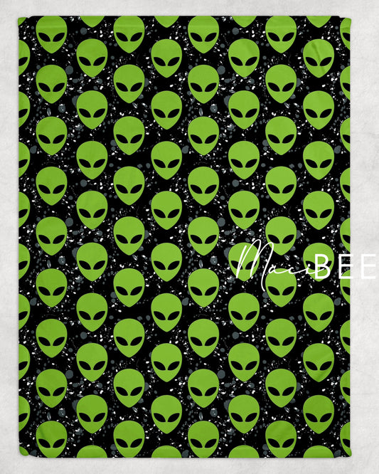 Green Alien || Blanket